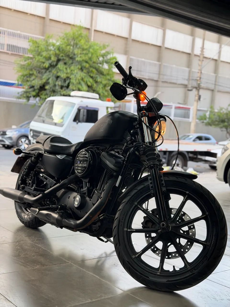 Harley Davidson IRON883 (pego troca)