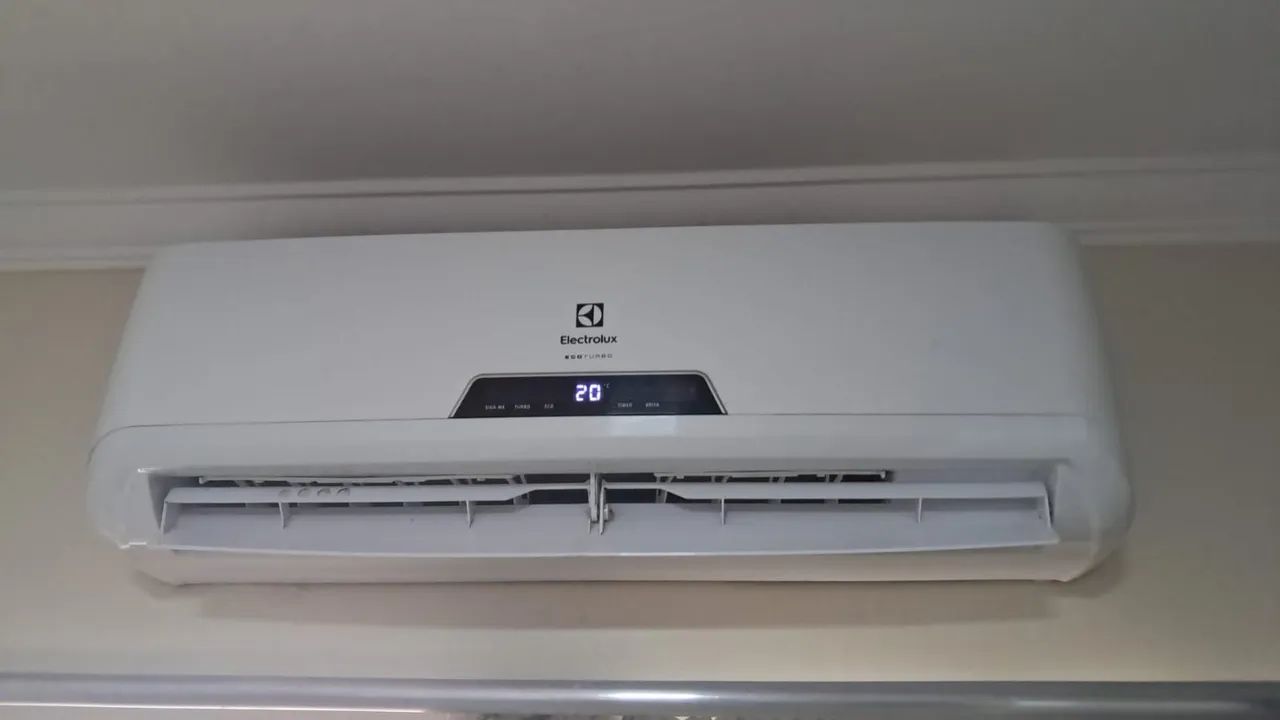 Ar-condicionado Split Electrolux 9.000 BTUs - Funcionando