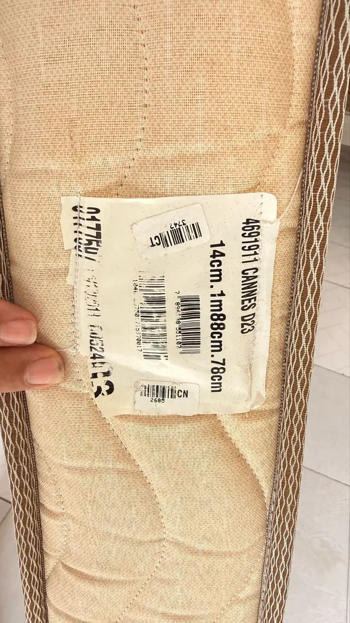 Vende-se cama com colchão de solteiro  - Foto 4