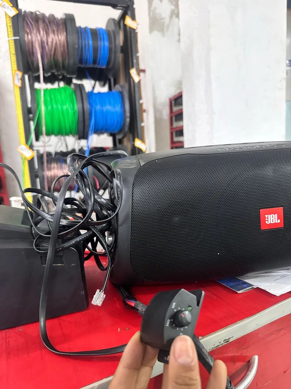 Caixa portátil sub jbl - Foto 5