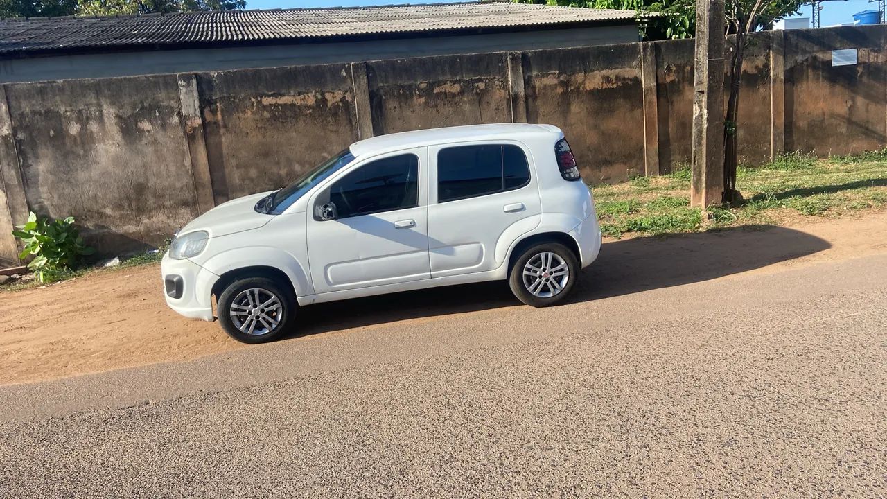 Fiat Uno Attractive 1.0 EVO Fire Flex 8V 5P 2021