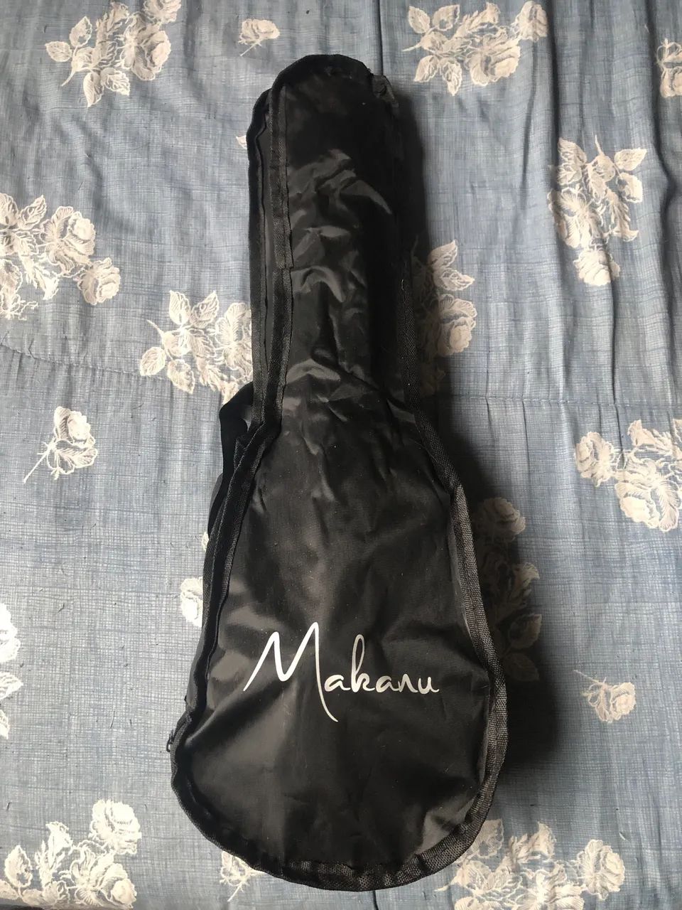 Vendo Ukulele Novo