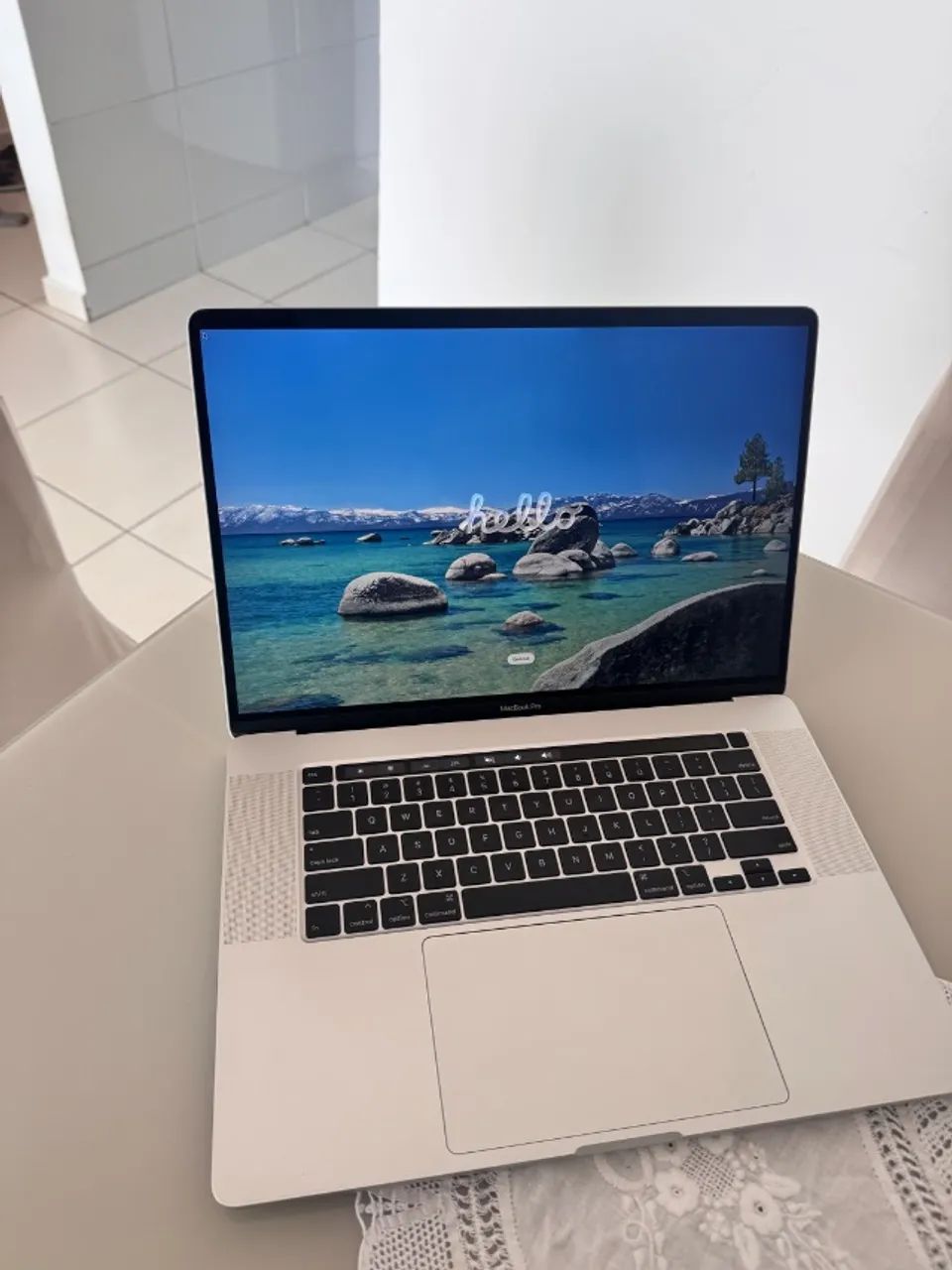  VENDO MACBOOK PRO 16- APPLE