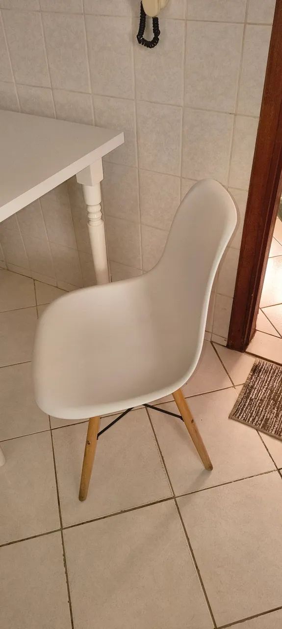 Mesa com cadeiras - Foto 2