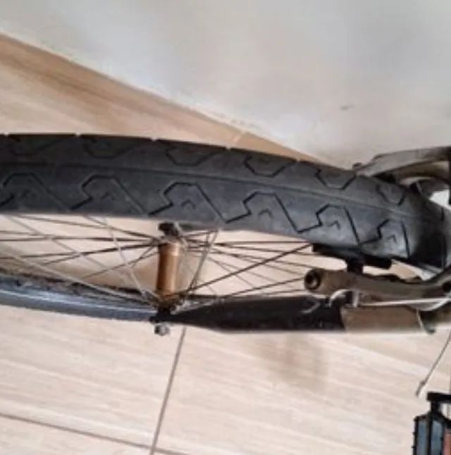 Bicicleta caloi T-type, aro 26, 21 marchas , quadro de alumínio  - Foto 4