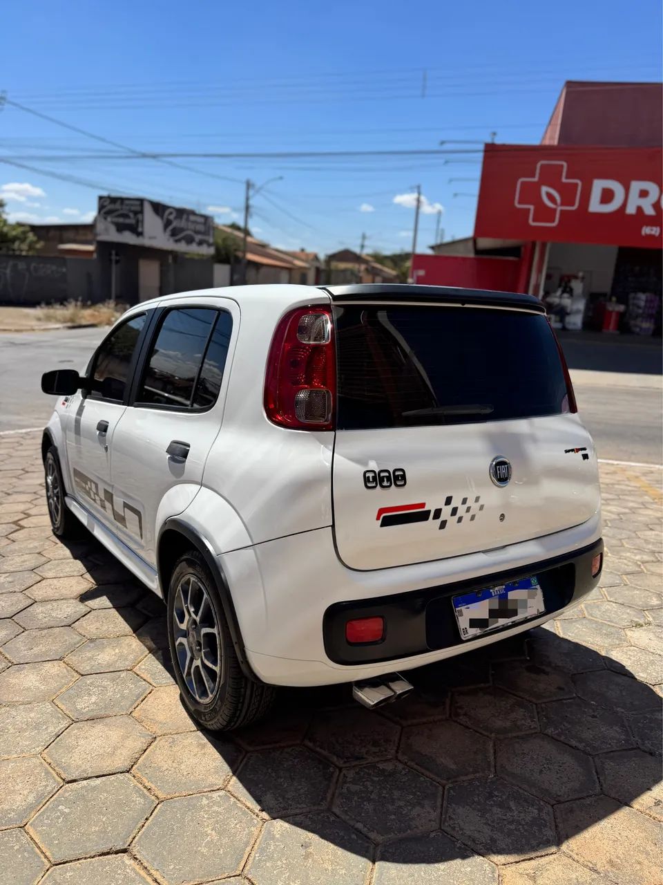 Fiat Uno Sporting 1.4 EVO Fire Flex 8V 4P 2014 - Foto 4