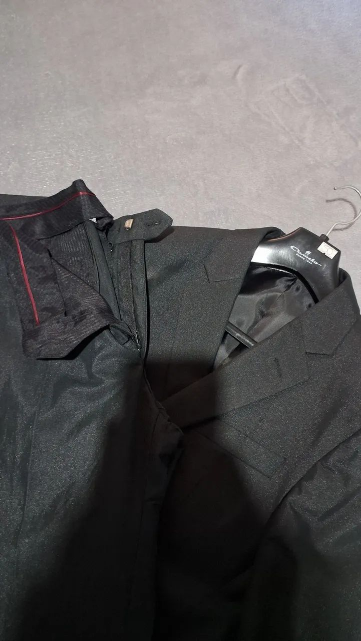 Terno Camelo preto tamanho 50 usado