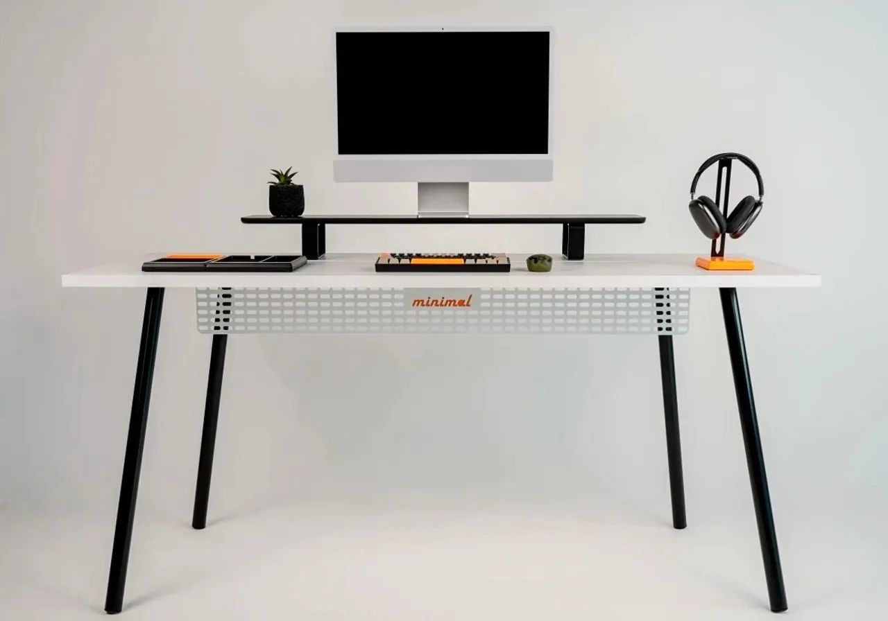 Mesa Setup + Stand Monitor 