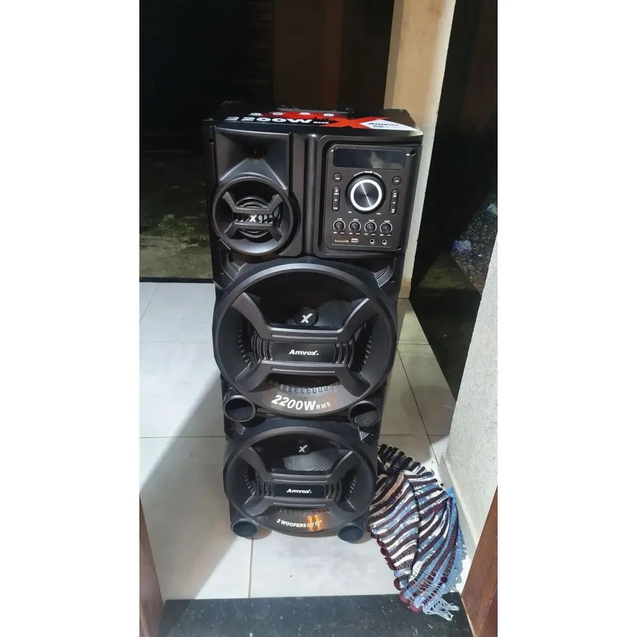 Vendo caixa de som amvox 2.200 watss
