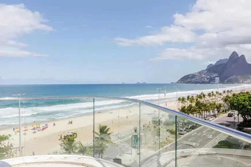 APARTAMENTO FRONTAL MAR NA PRAIA DE IPANEMA