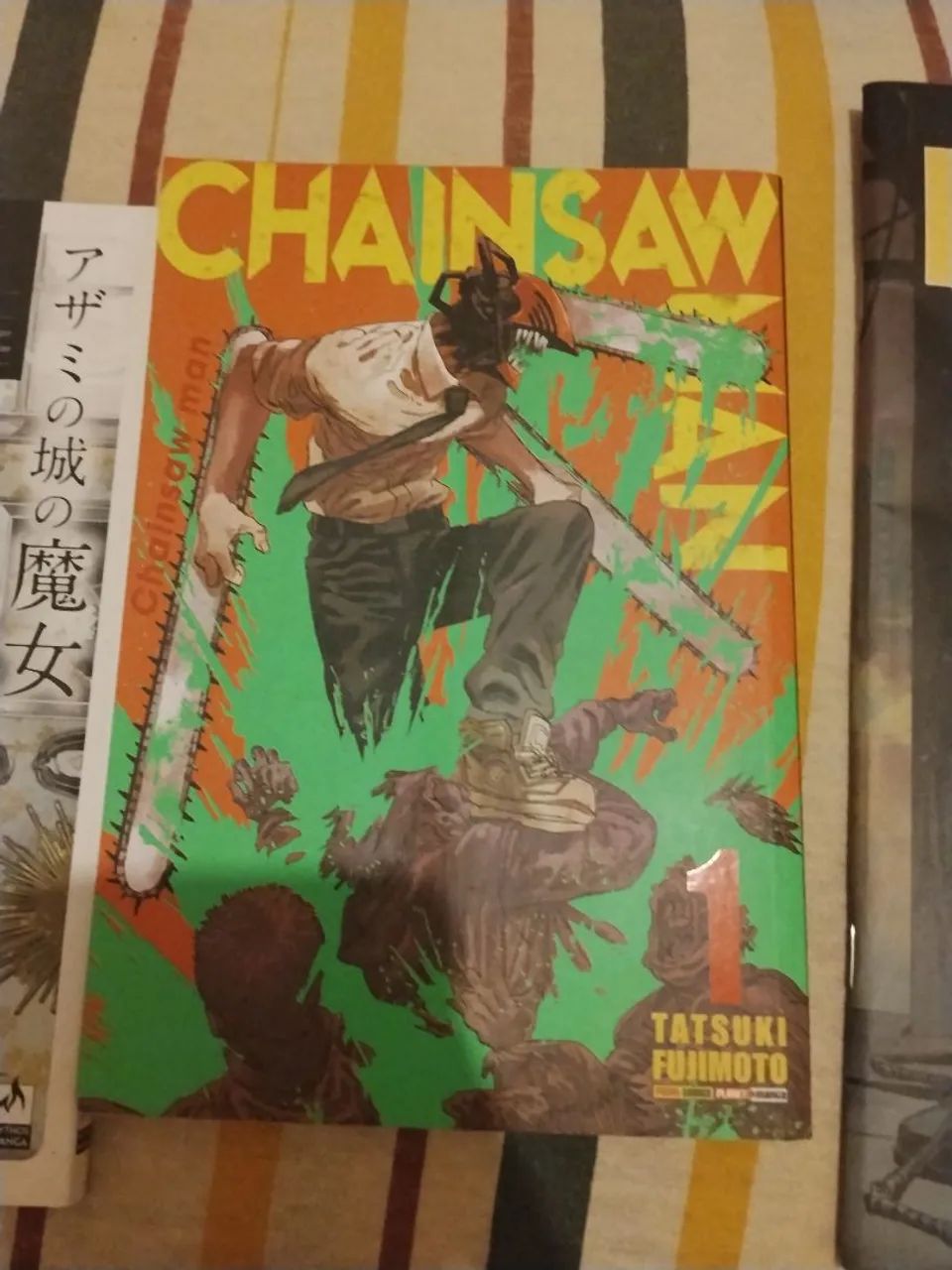 3 mangás+ 1 hq Batman absoluta vol1 - Foto 2