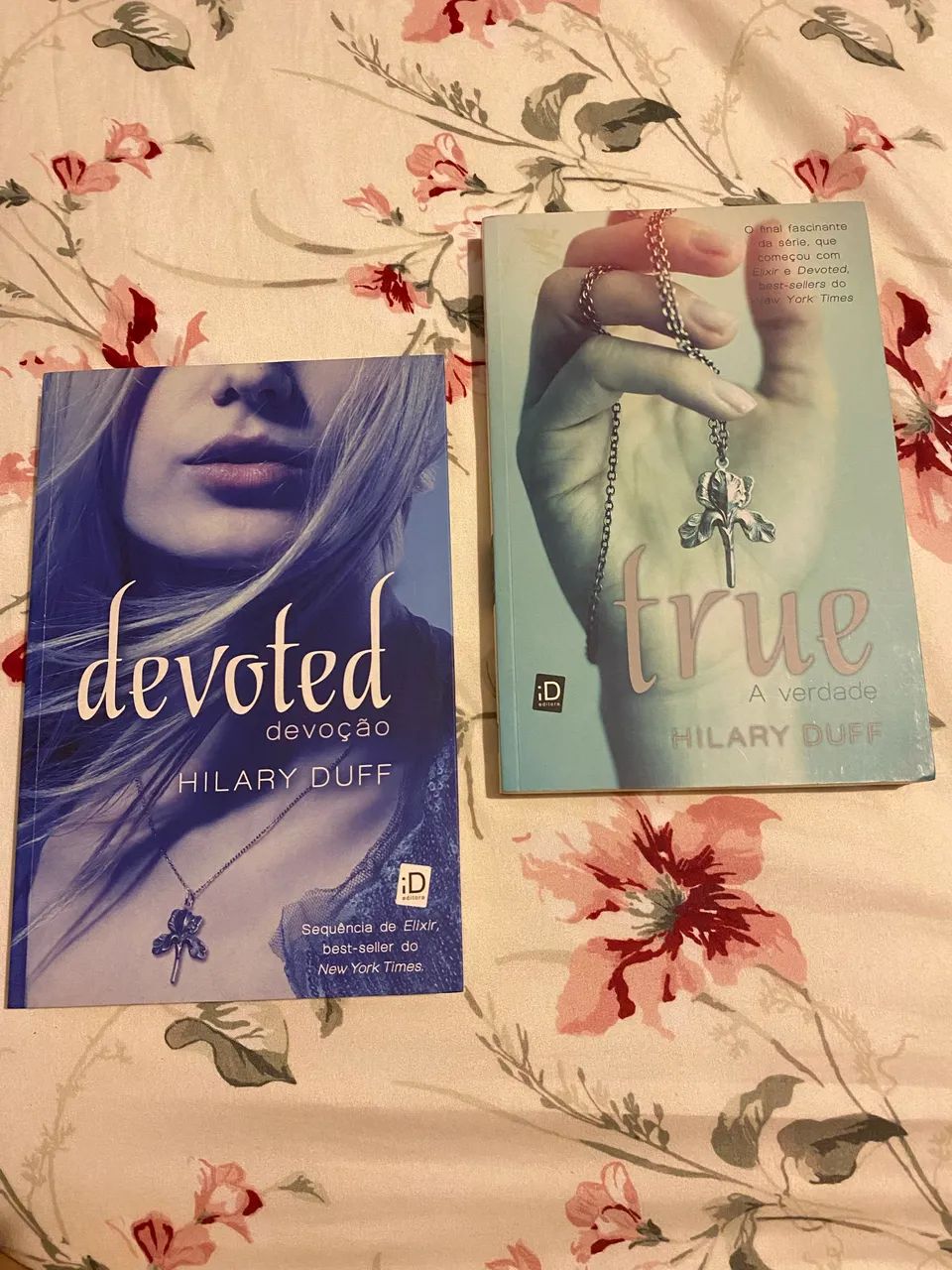 Livros Devoted e True - Hilary Duff Série Elixir