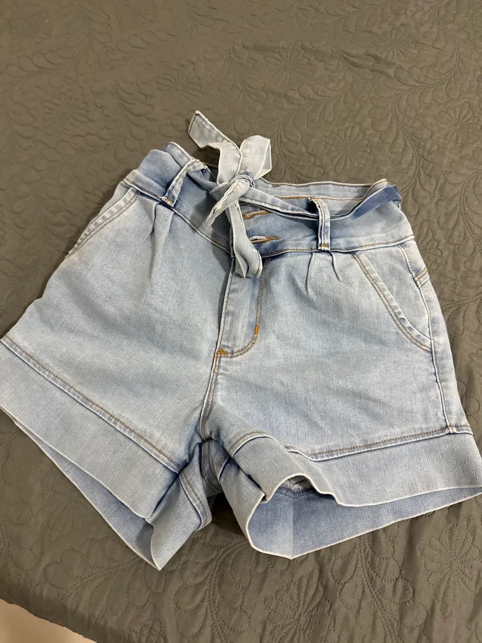 Short jeans azul claro
