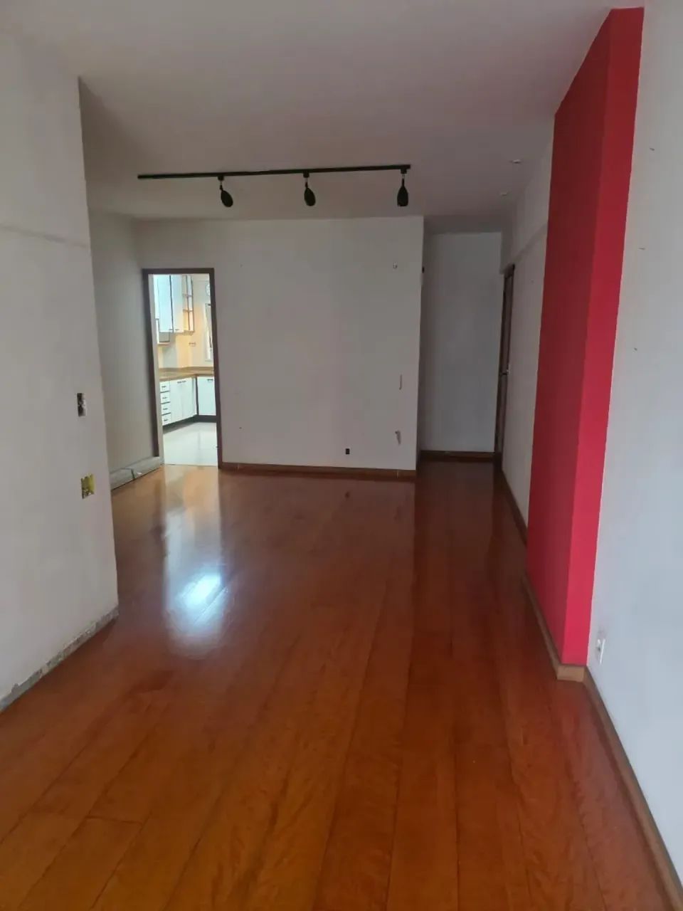 Imóvel para venda possui 70 mts2, com  quarto e sala c/ dependencia   e garagem no Flameng - Foto 4