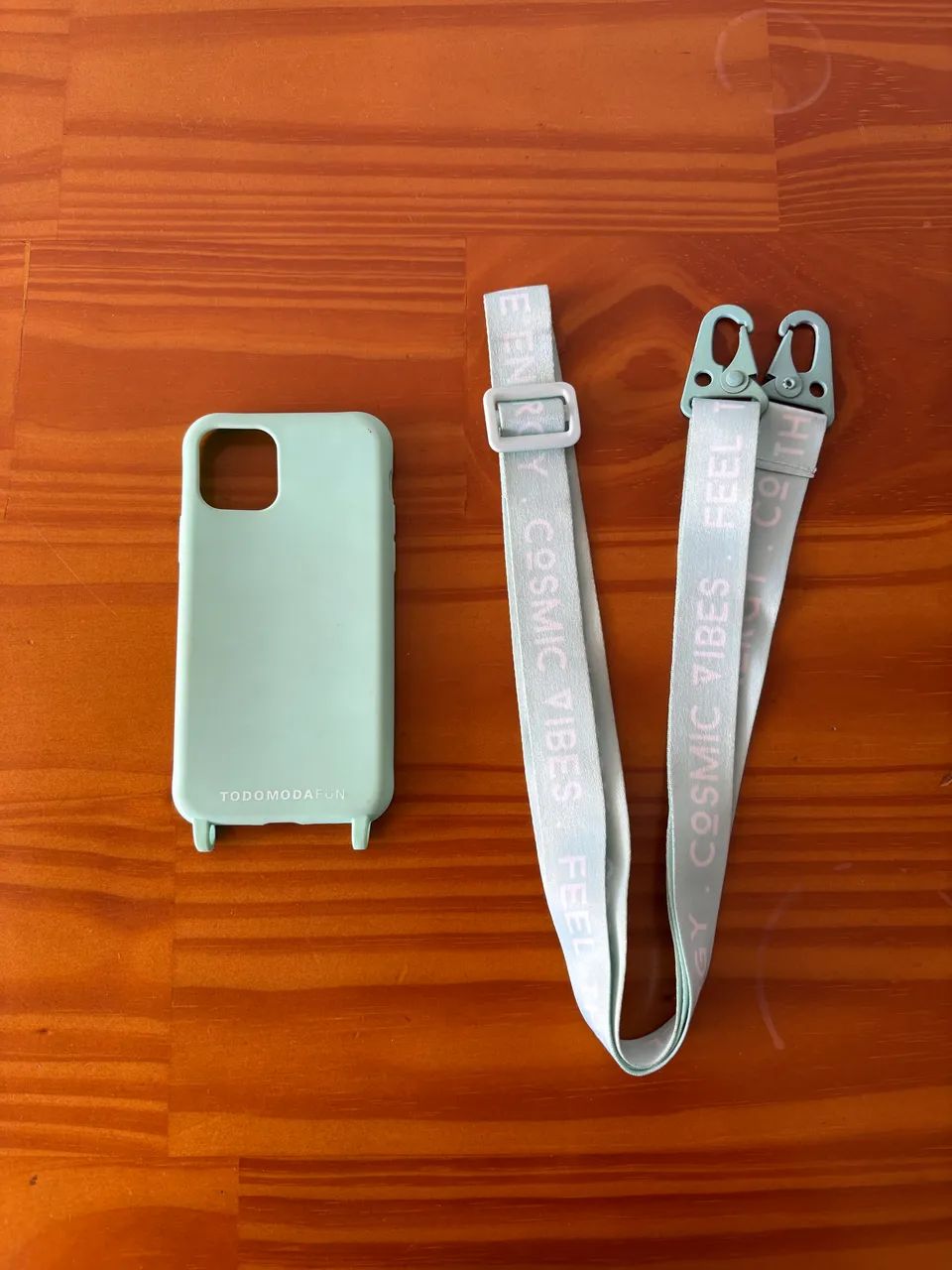 Capinha Todomoda Fun para iPhone 12 / 12 Pro com alça original - Foto 2
