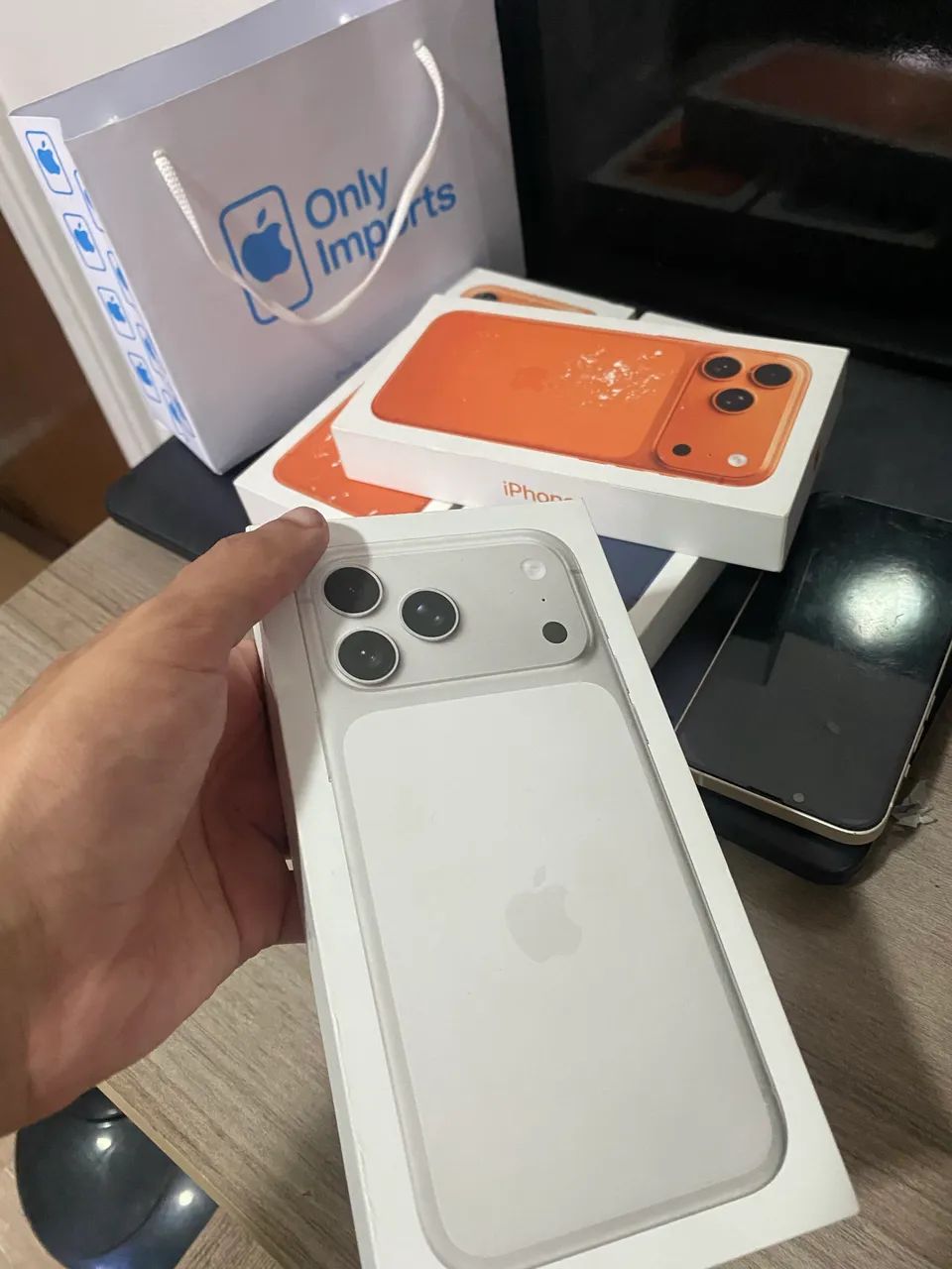 iPhone 17 pro Max 256 gb prata lacrado  - Foto 4