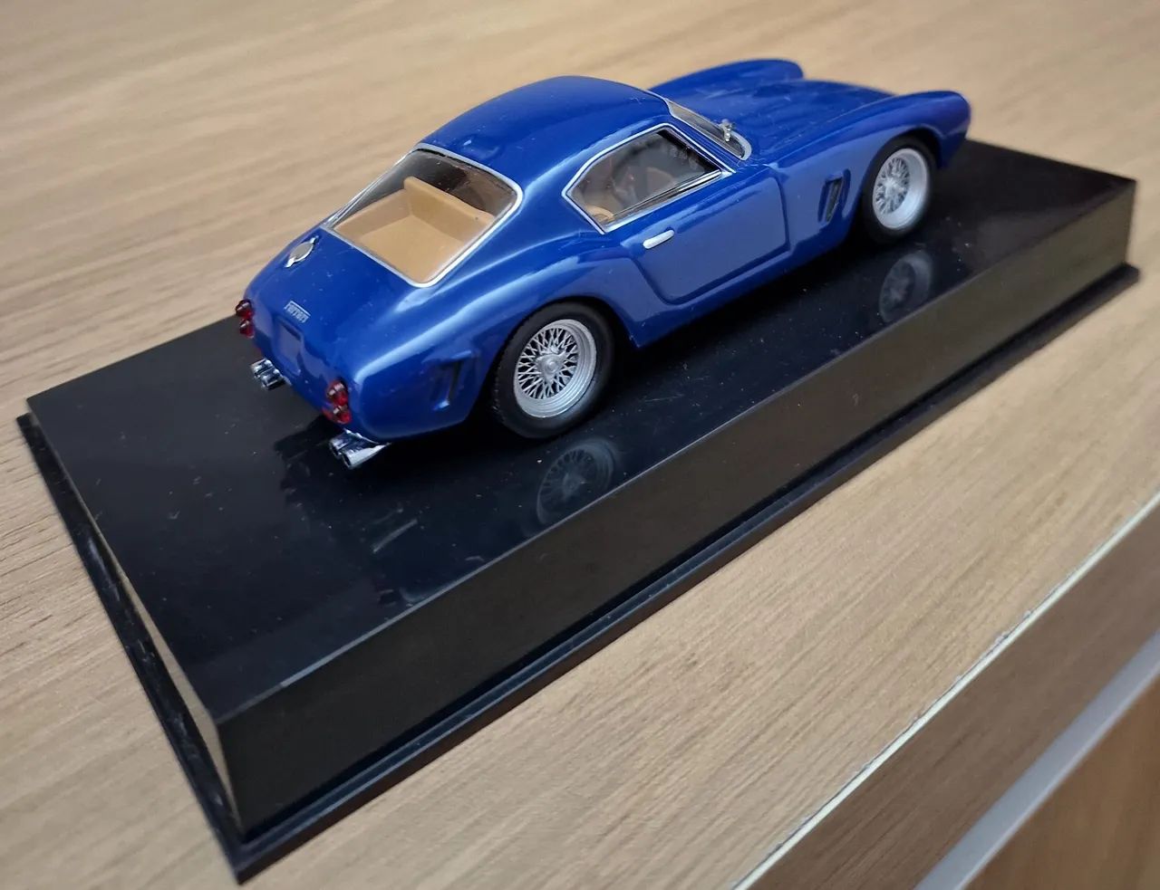 Miniatura Ferrari 250 GT SWB 1:43 - Foto 3