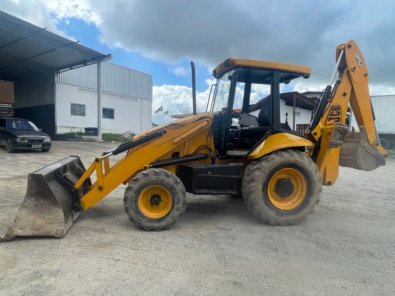Retroescavadeira c3 jbc 115.00 - Foto 5