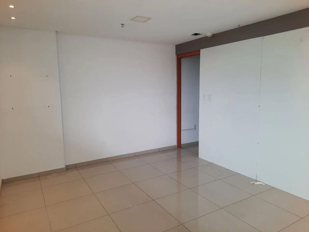 Excelente Sala Comercial com 38m² no Empresarial Humberto Lobo - Serraria  - Foto 5