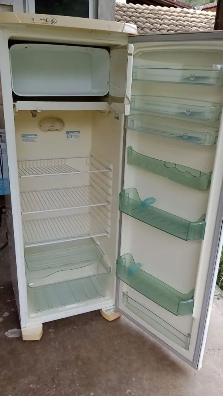 Geladeira Eletrolux  - Foto 4