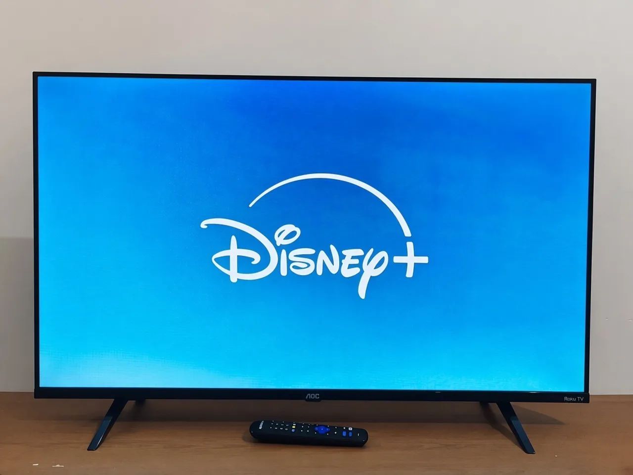 Smart tv Aoc Roku 43 polegadas impecável  - Foto 4