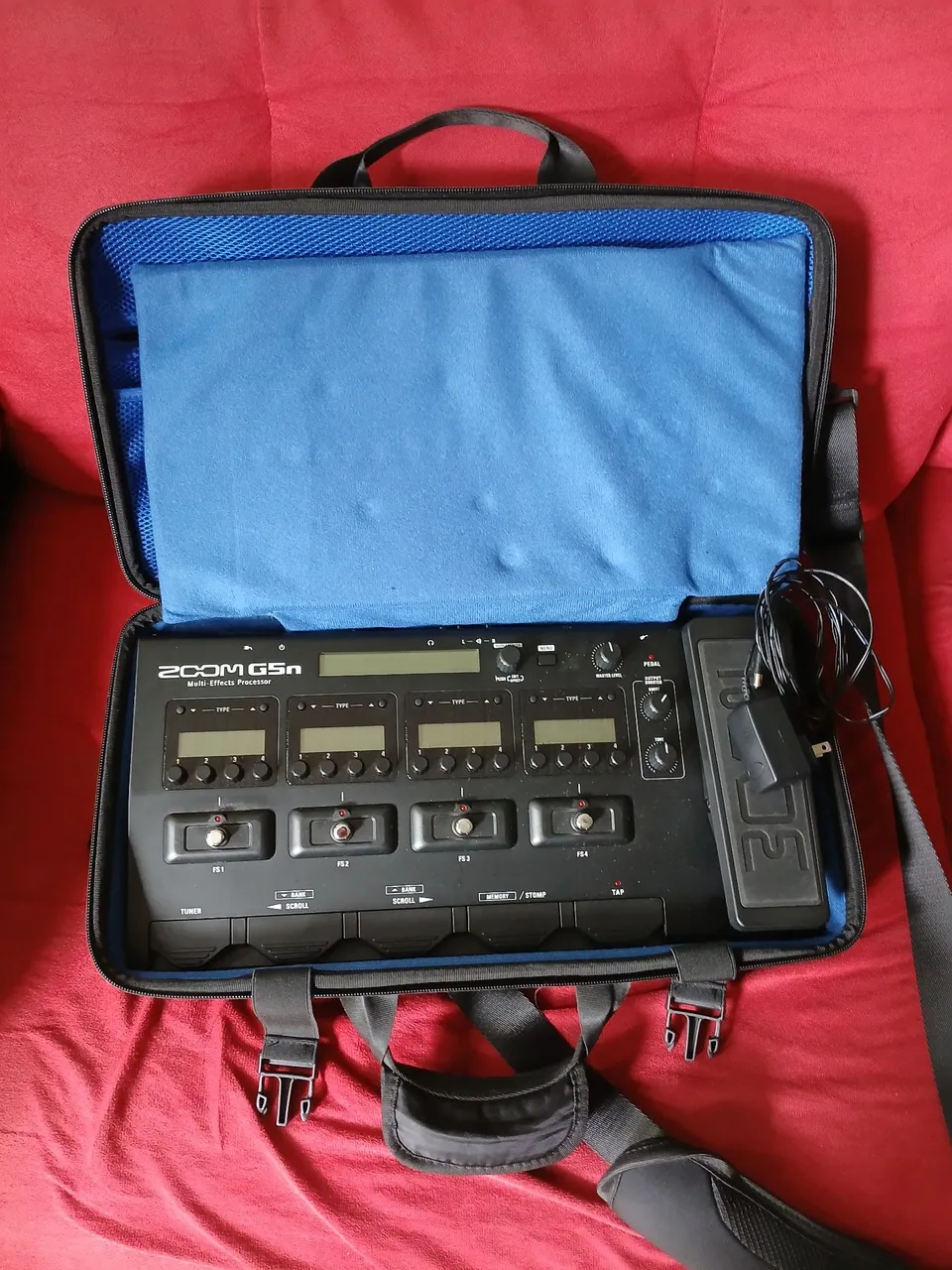 Pedaleira Zoom G2.1KL(Kiko Loureiro)parcelo no Olxpay/Ml avalio