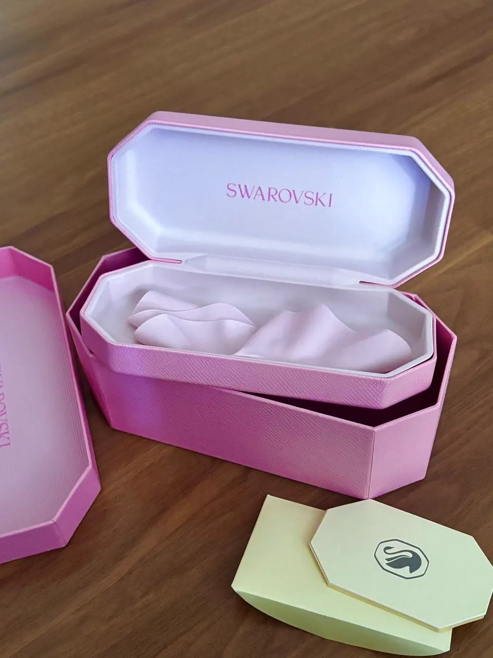 Caixa de óculos Swaroviski Rosa - Nova com certificado  - Foto 3