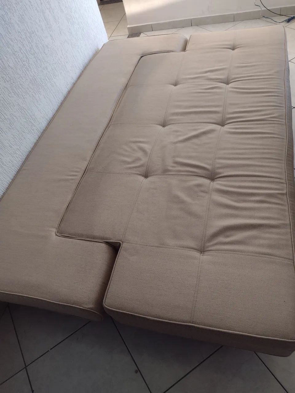 Sofa três lugares, em linho - Foto 4