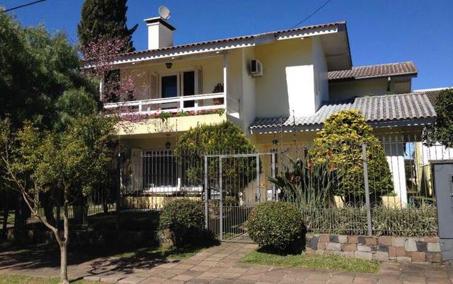 (Oportunidade) Casa no Bairro Saint Etienne, 5 quartos sendo um suite