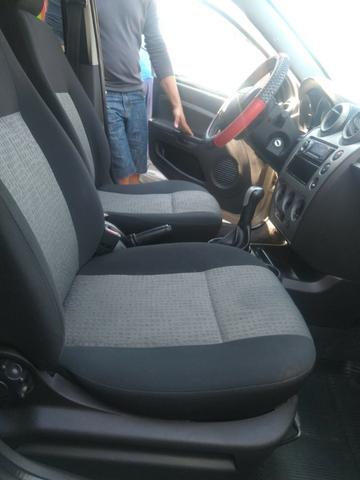 Ford Fiesta Sedam Flex - Foto 4