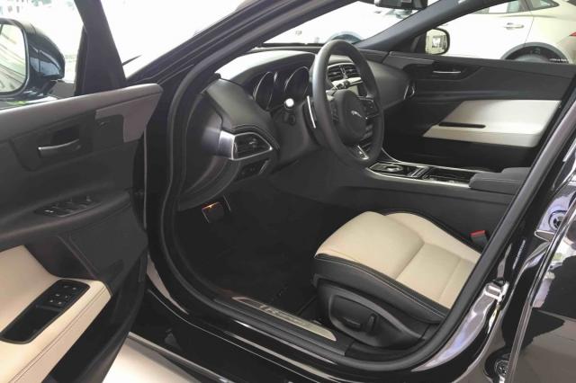 Jaguar XE - Foto 6