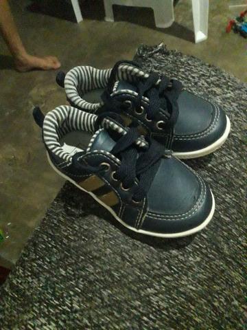 Sapato infantil semi novo