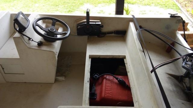 Lancha arvoredo 14 pés vendo troco por van furgão - Foto 3
