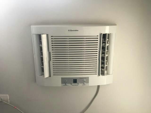 Ar 220w ja limpo com controle
