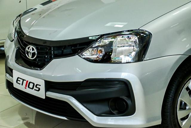 TOYOTA ETIOS HATCH X 13L AT 19/20 - Foto 2