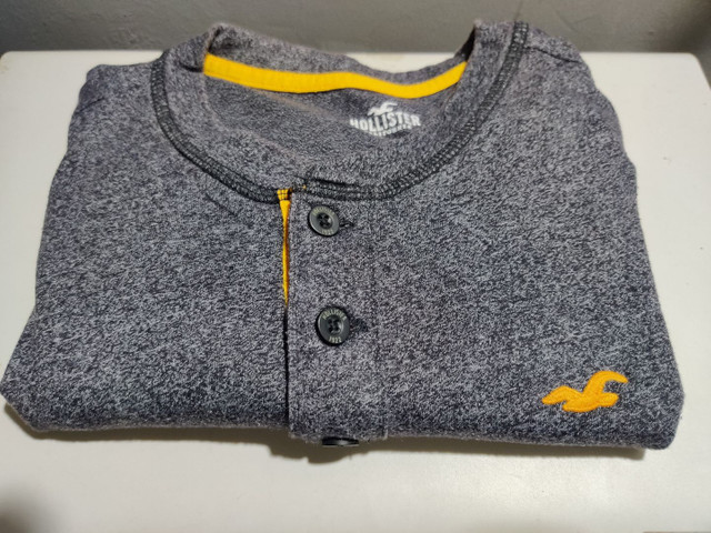 Camisas importadas semi-novas ( HOLISTER, H&M e Under Armor)