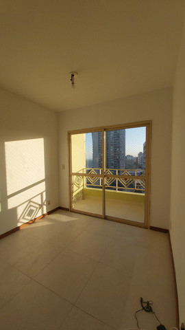 3 qtos Itapua andar alto elevador
