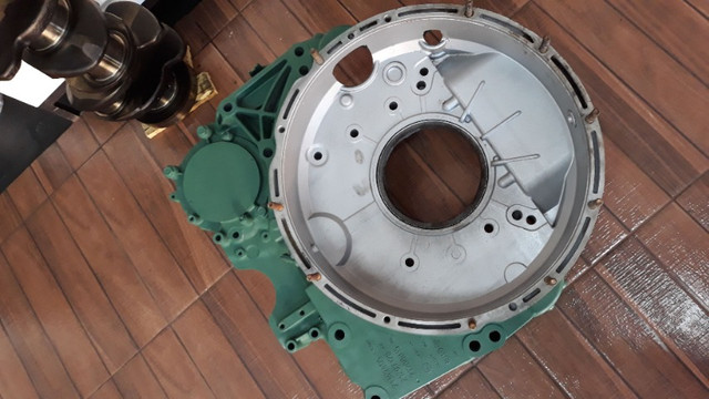 Capa seca do motor volvo fh d13