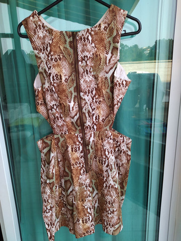 Vestido curto Tam. G Animal Print com laterais abertas, usado 2x - Foto 2
