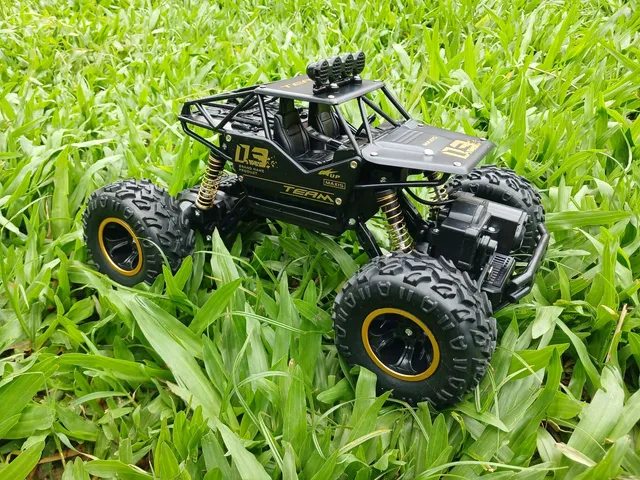 RC 1/12 Off Road Carro 1300mAh 2.4G Bateria de Lítio Tecnologia de Controle  Remoto Motor Forte Fast Rock Road Carro de Controle Remoto