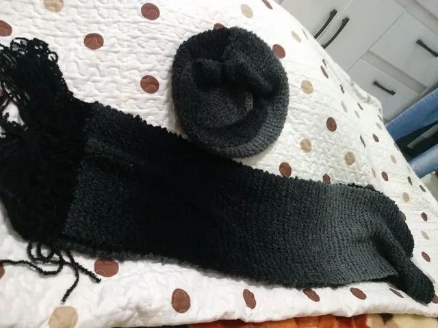 Cachecol e boina mesclada preta e cinza - Foto 2