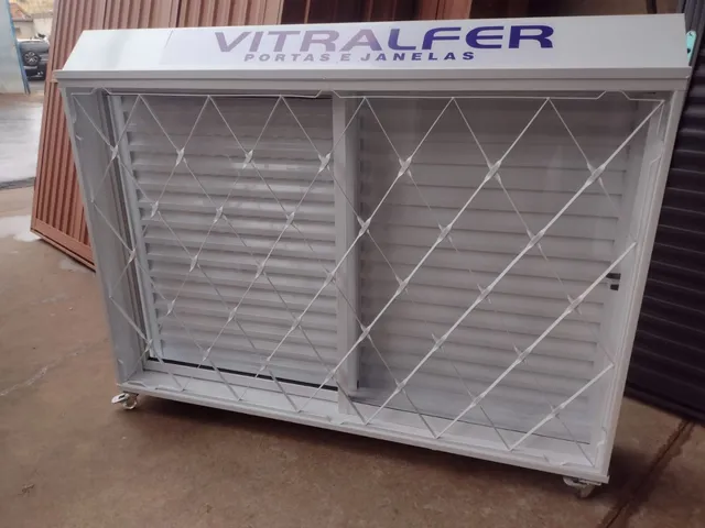 Vitro de Correr 02 folhas 1.20 x 1.00 com Grade Aço Branco Novo