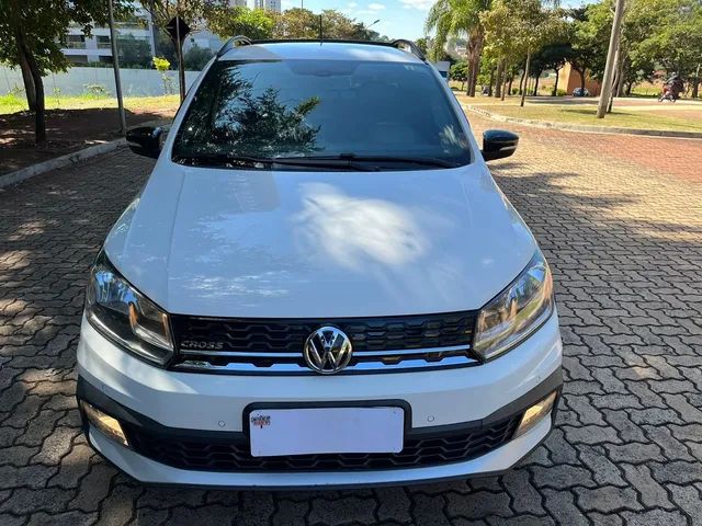 Comprar Picape Volkswagen Saveiro 1.6 G7 Cabine Dupla Cross Flex Cinza 2017  em Ribeirão Preto-SP