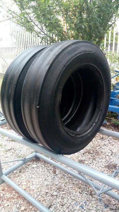 Par de pneu 750x18, p, trator agrícola  - Foto 3