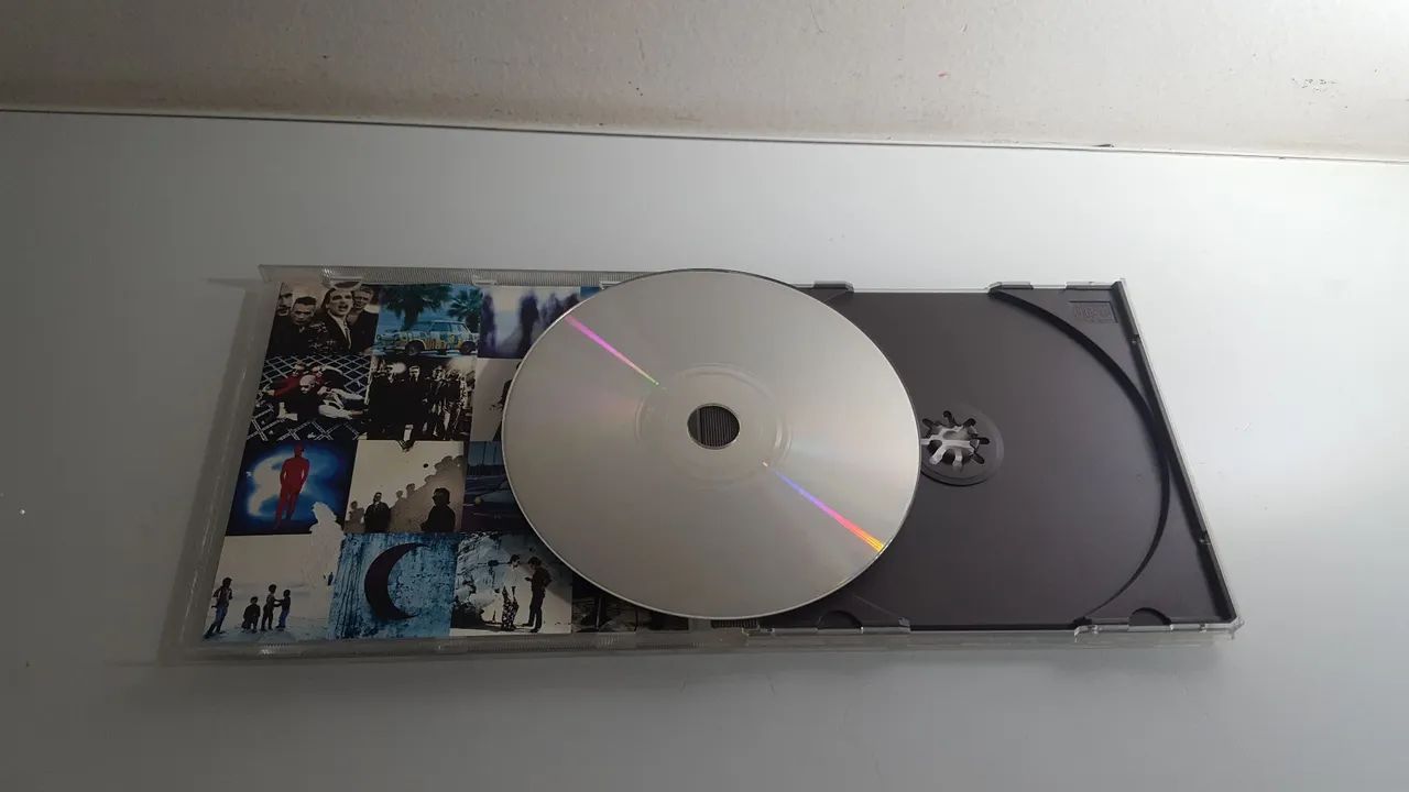 CD U2 Importado - Foto 3