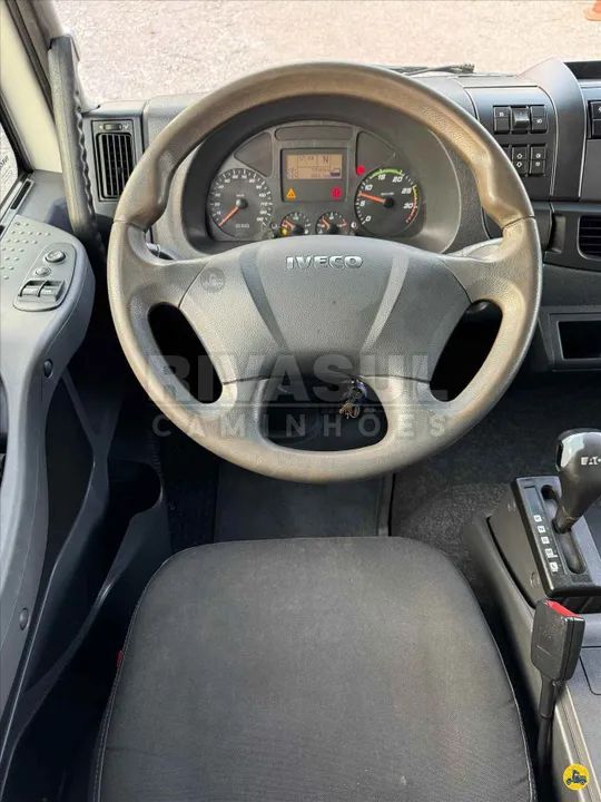 Iveco Tector24 300 ano 2022  6x2 No chassi  - Foto 14