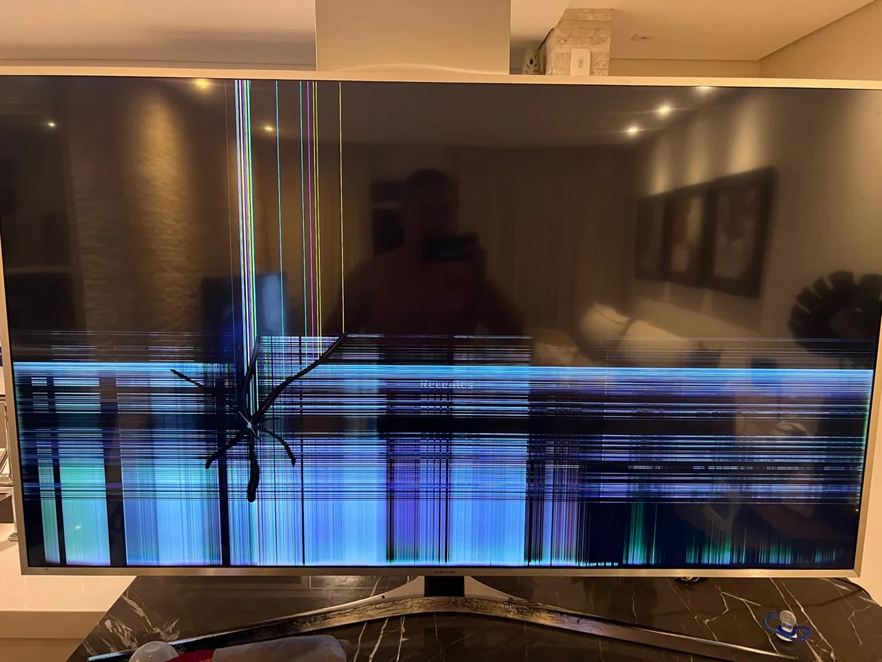 Tv Samsung 4k 55 polegadas com tela quebrada