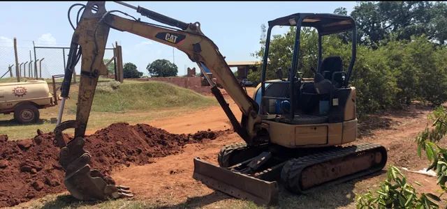 Miniescavadeira Caterpillar 303.5 ano 2013 em São Paulo