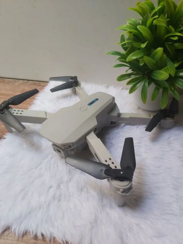 Drone Branco de Controle Remoto Novo
