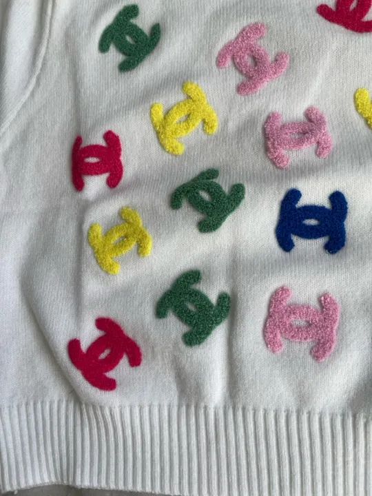 Blusa com bordados  - Foto 2